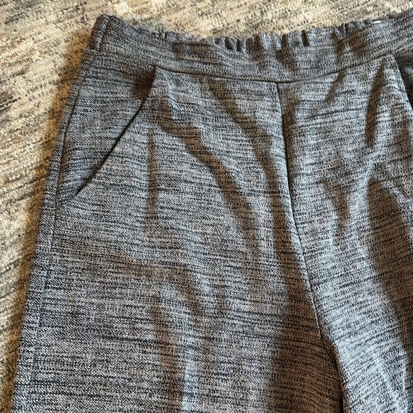 Banana Republic Gray Wide-Leg Pants- size medium - elastic waist - Picture 2 of 6